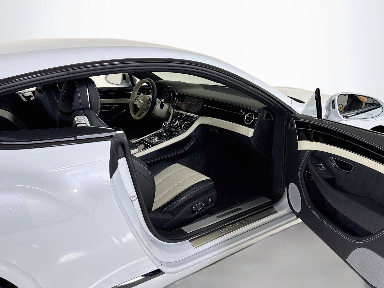 Used 2024 Bentley Continental GT V8 AWD/4WD image 27
