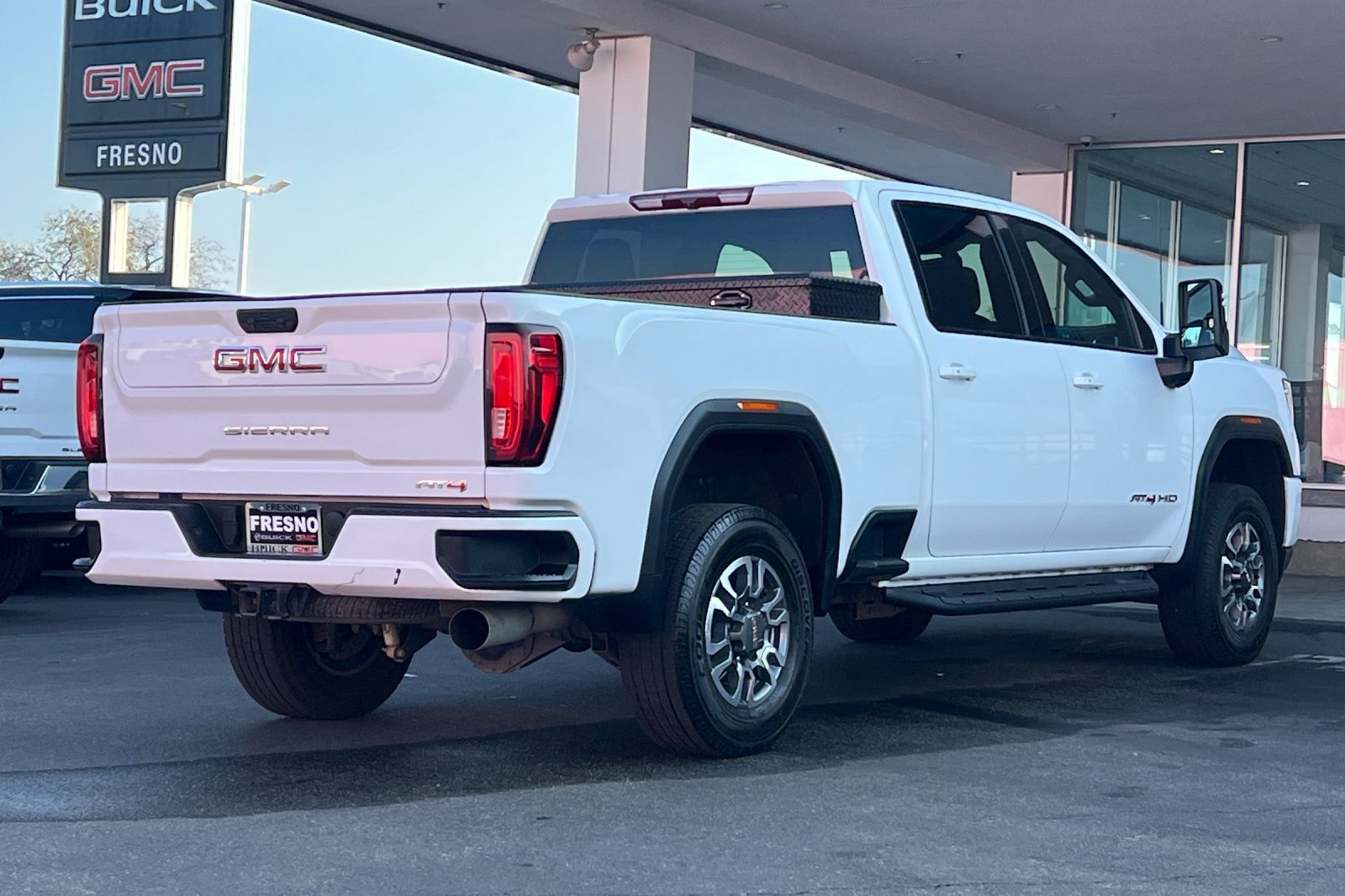 Used 2021 GMC Sierra 2500 AT4 w/ Gooseneck/5TH Wheel Package image 4