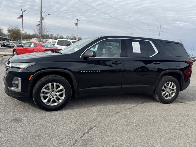 Used 2023 Chevrolet Traverse LS image 3