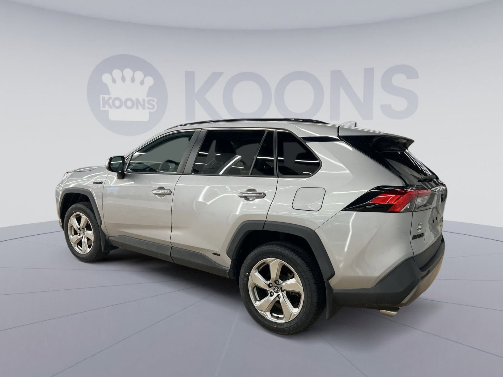Used 2020 Toyota RAV4 Limited image 4