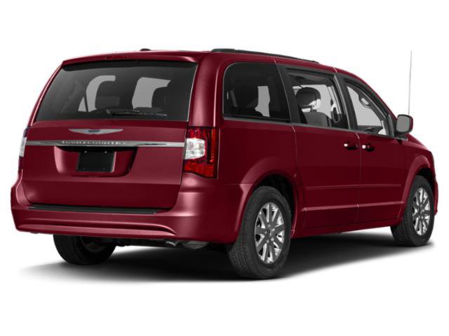 Used 2015 Chrysler Town & Country Touring image 2