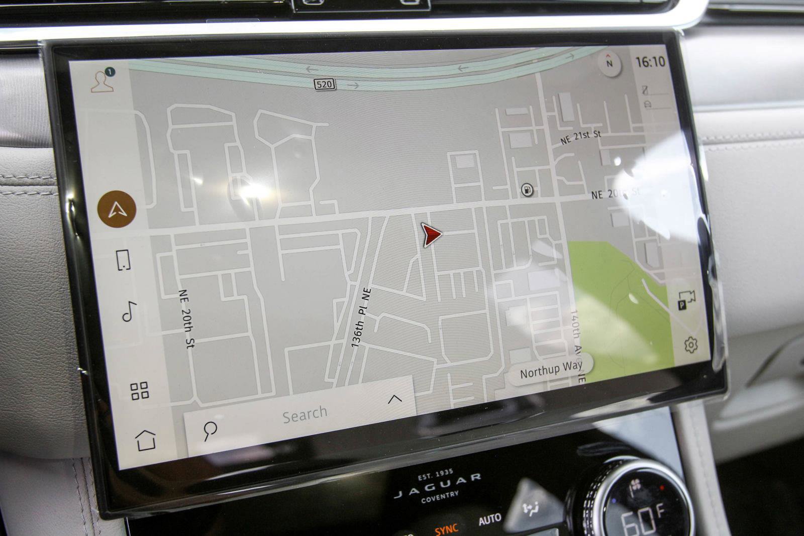 New 2025 Jaguar F-PACE R-Dynamic S image 29