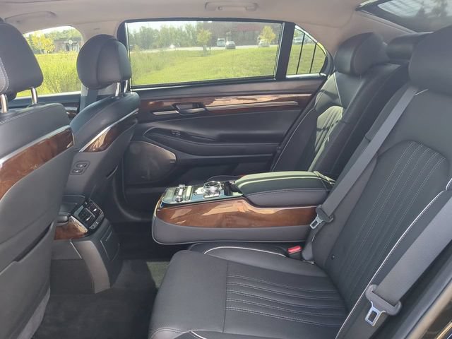 Used 2019 Genesis G90 3.3T Premium RWD image 12