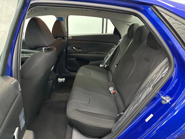 New 2026 Hyundai Elantra SE w/ Cargo Package image 19