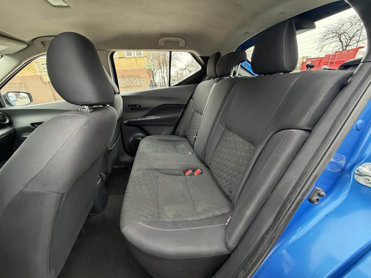 Used 2022 Nissan Kicks S image 15