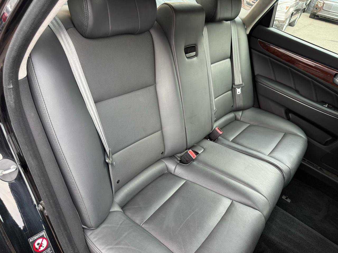 Used 2014 Hyundai Equus Signature RWD image 8