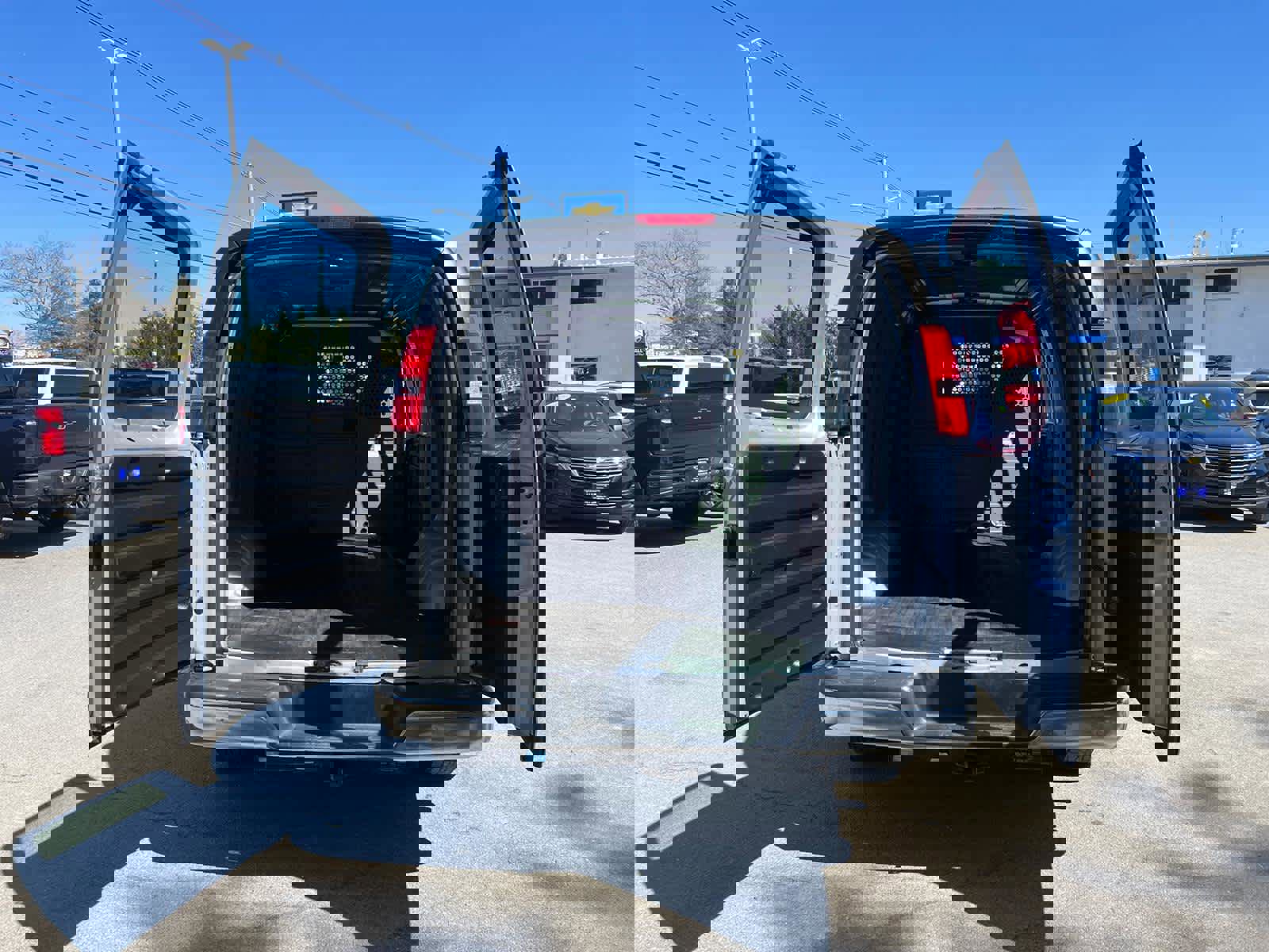 Certified 2019 Chevrolet Express 2500 w/ Chrome Appearance Package image 32