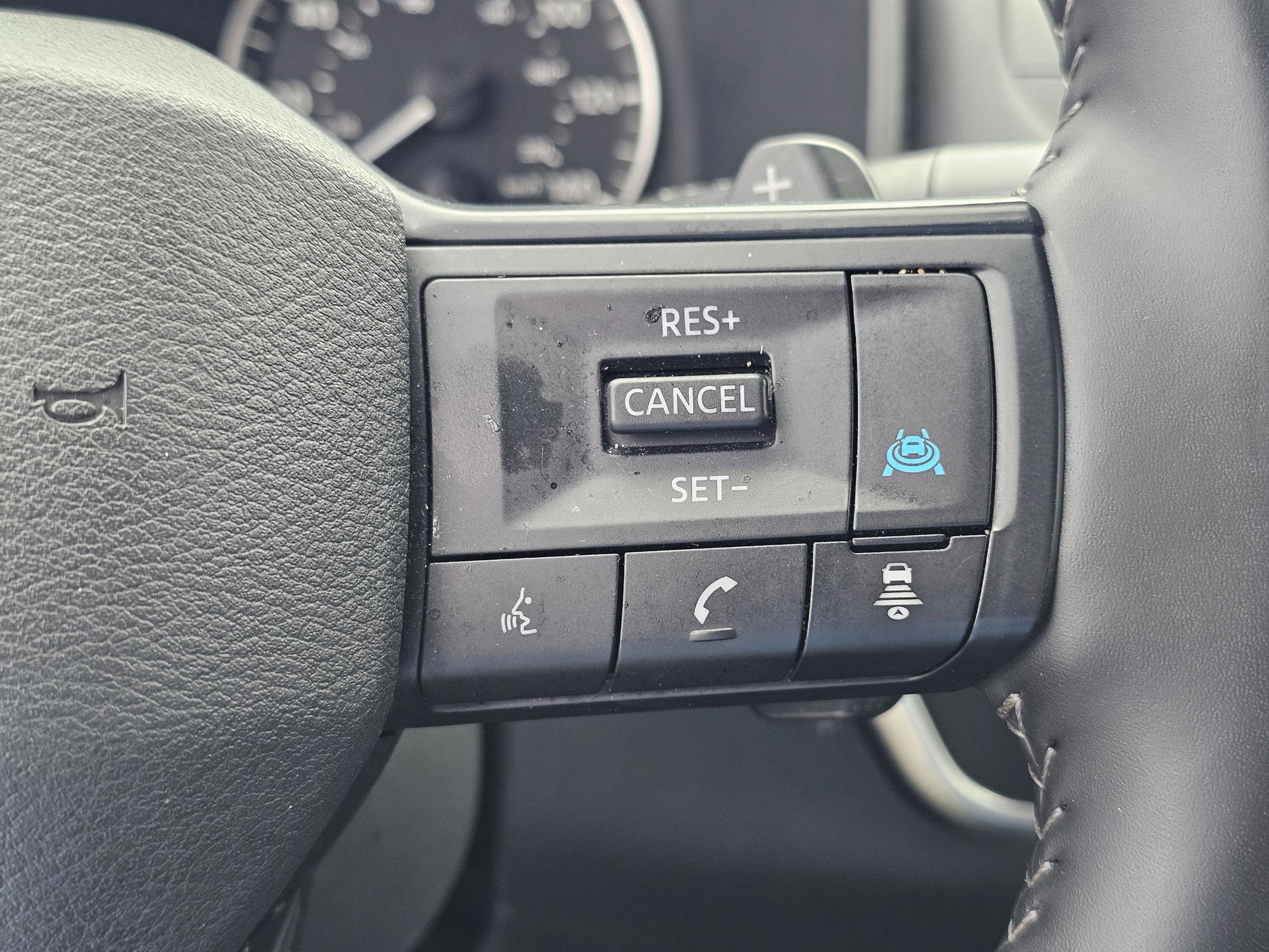 Used 2025 Nissan Rogue SV FWD image 21