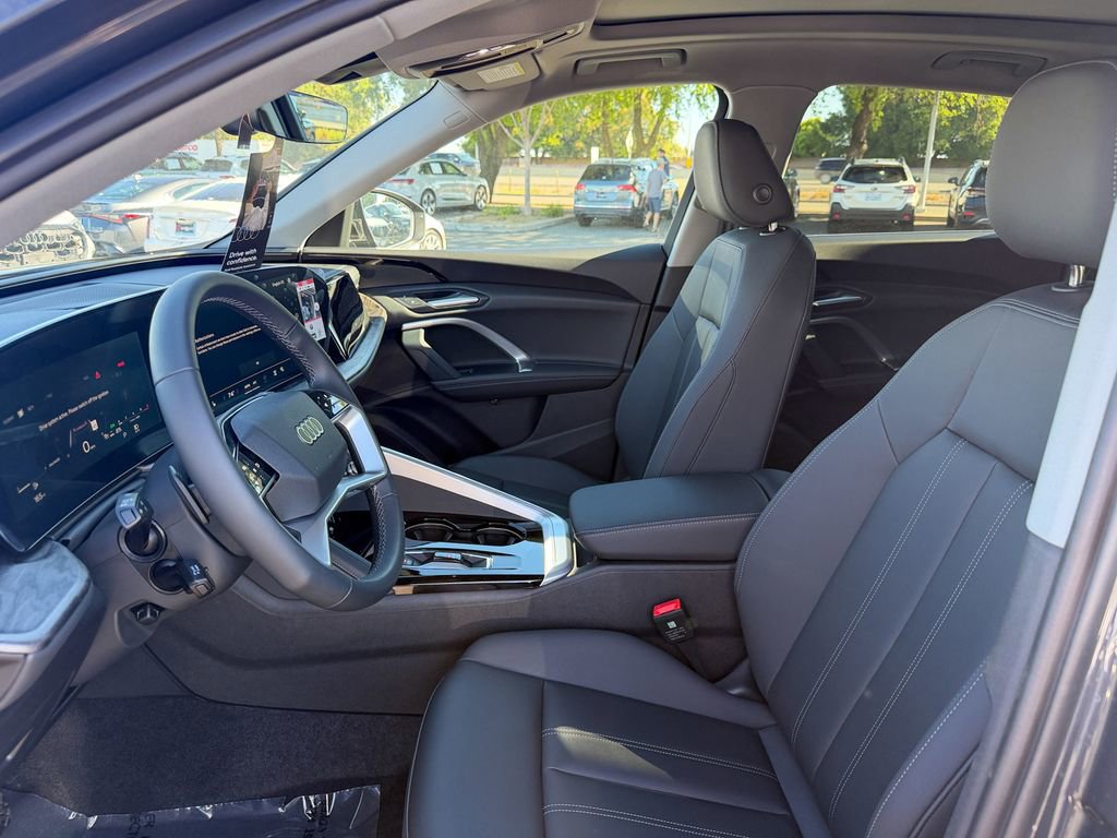 New 2025 Audi Q5 Premium image 12