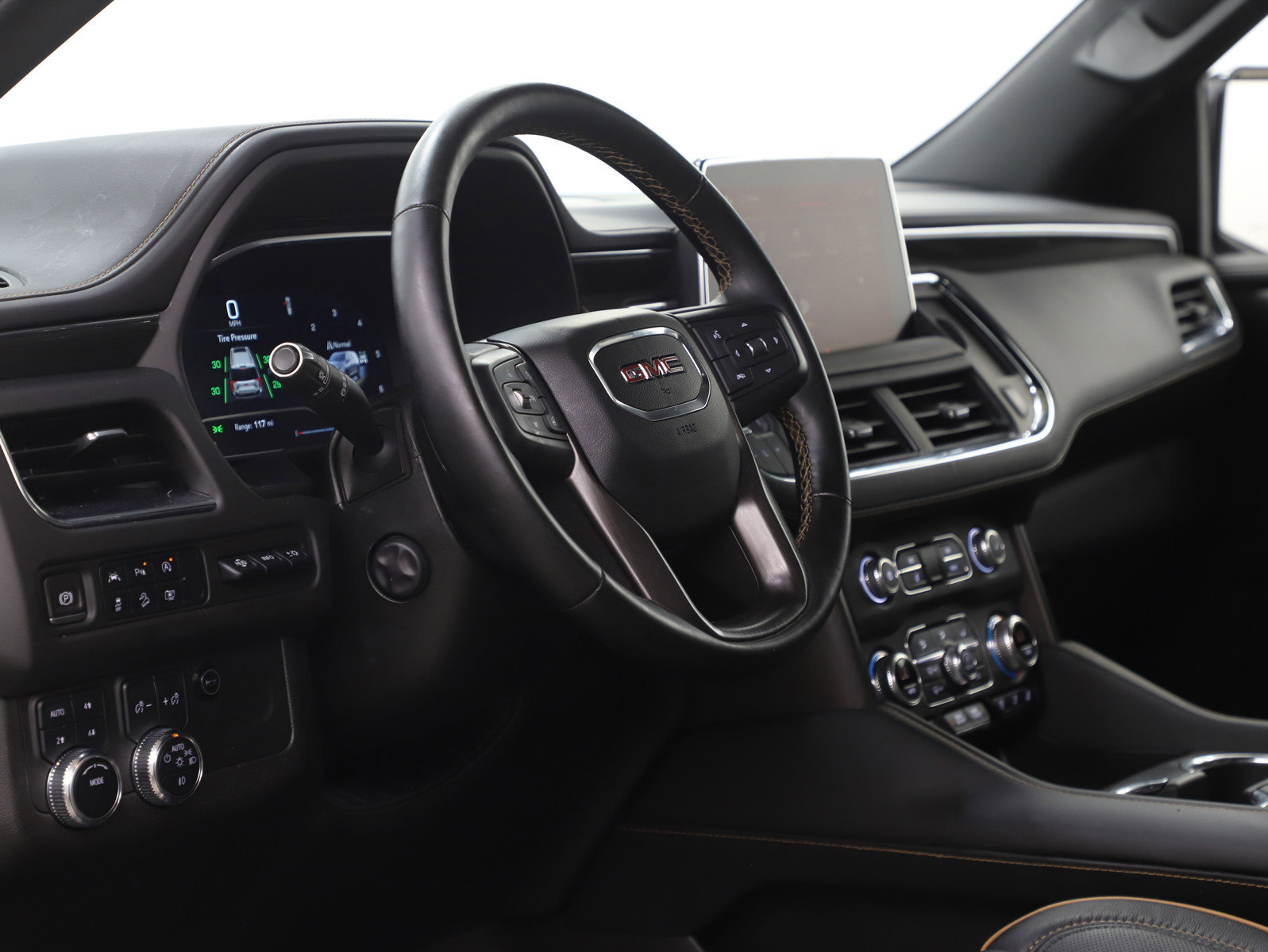 Used 2023 GMC Yukon XL AT4 w/ AT4 Premium Package AWD/4WD image 28