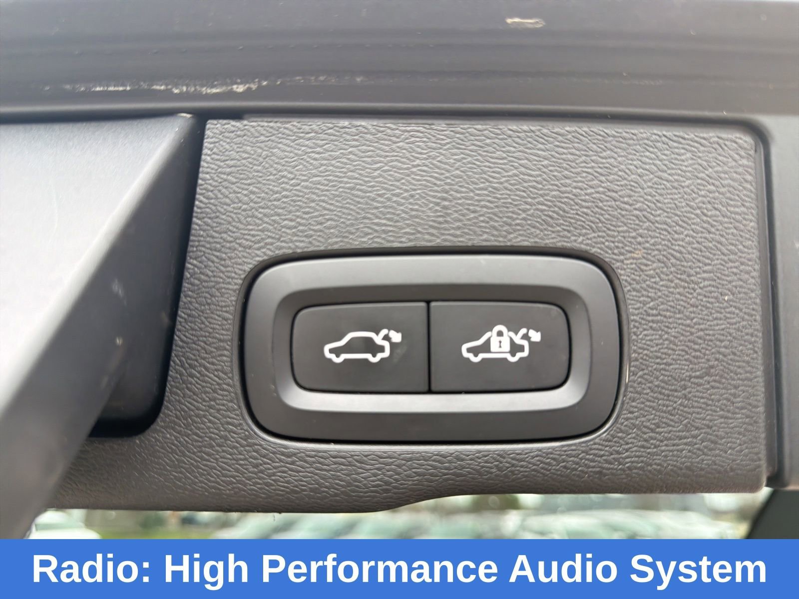 Used 2022 Volvo XC60 B5 Momentum w/ Protection Package Premier image 20