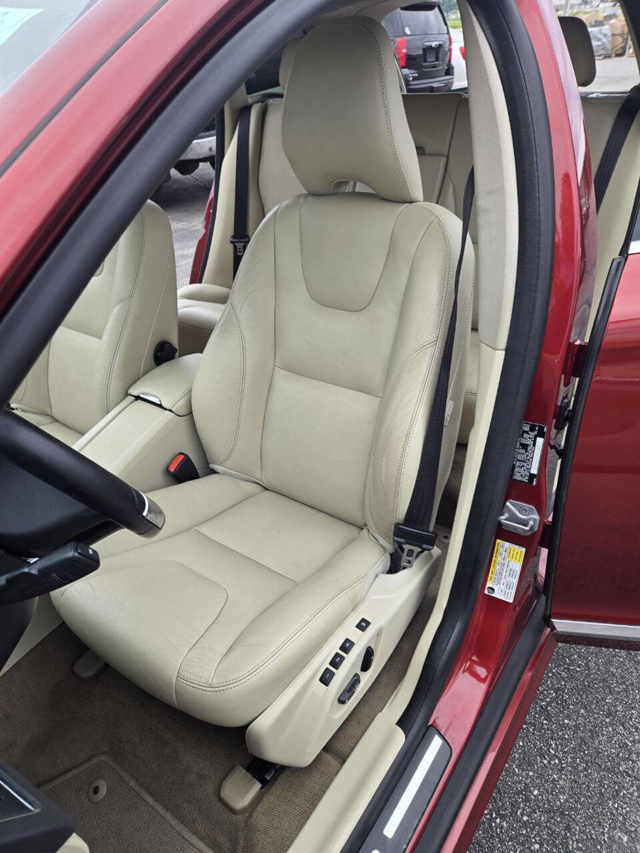 Used 2015 Volvo XC60 T6 Premier Plus image 21