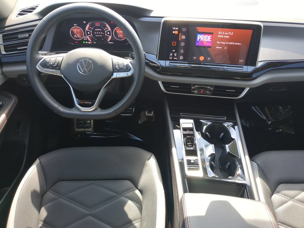Certified 2024 Volkswagen Atlas Peak Edition SE AWD/4WD image 15