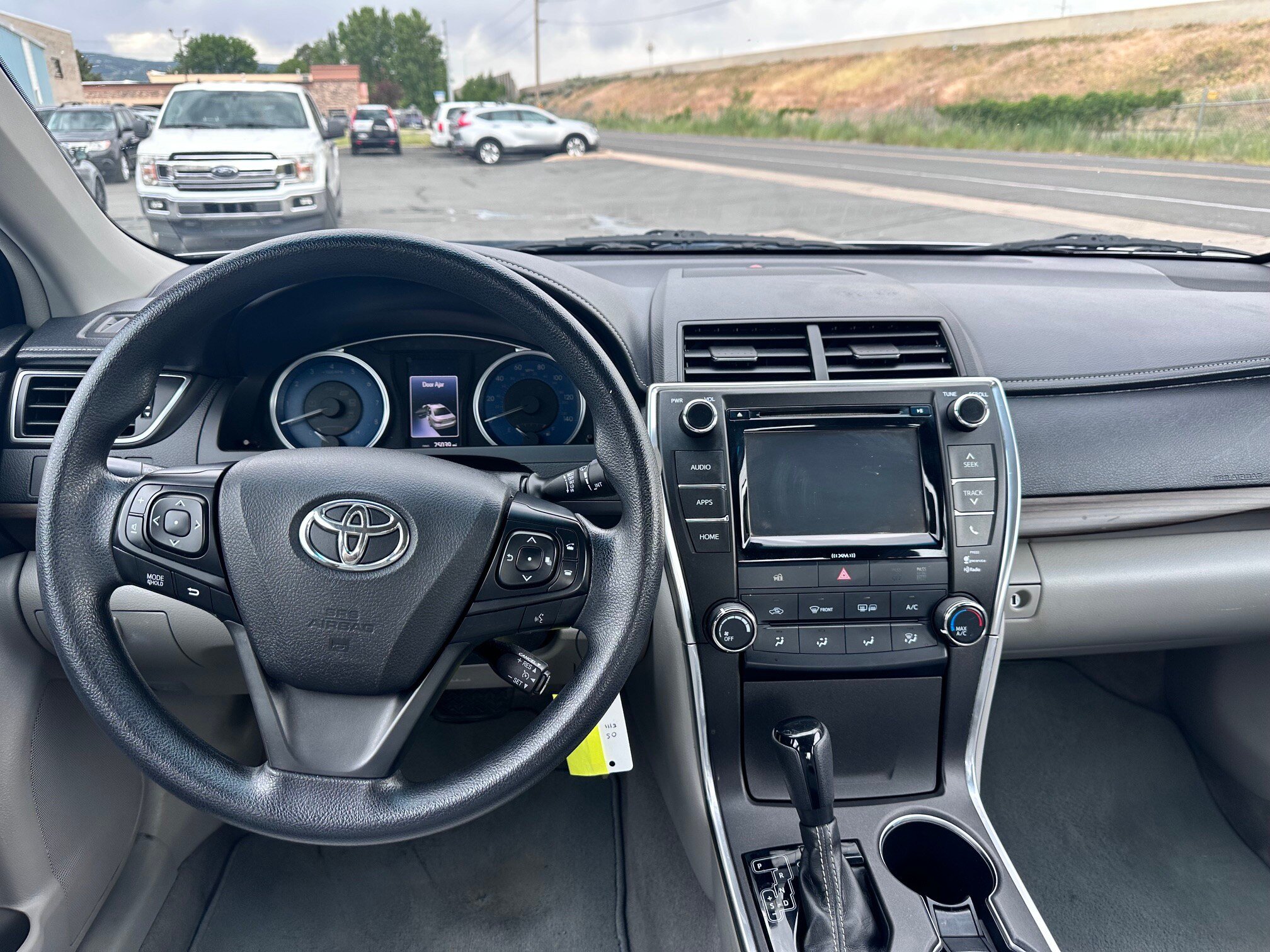 Used 2017 Toyota Camry LE w/ Moonroof Package FWD image 7