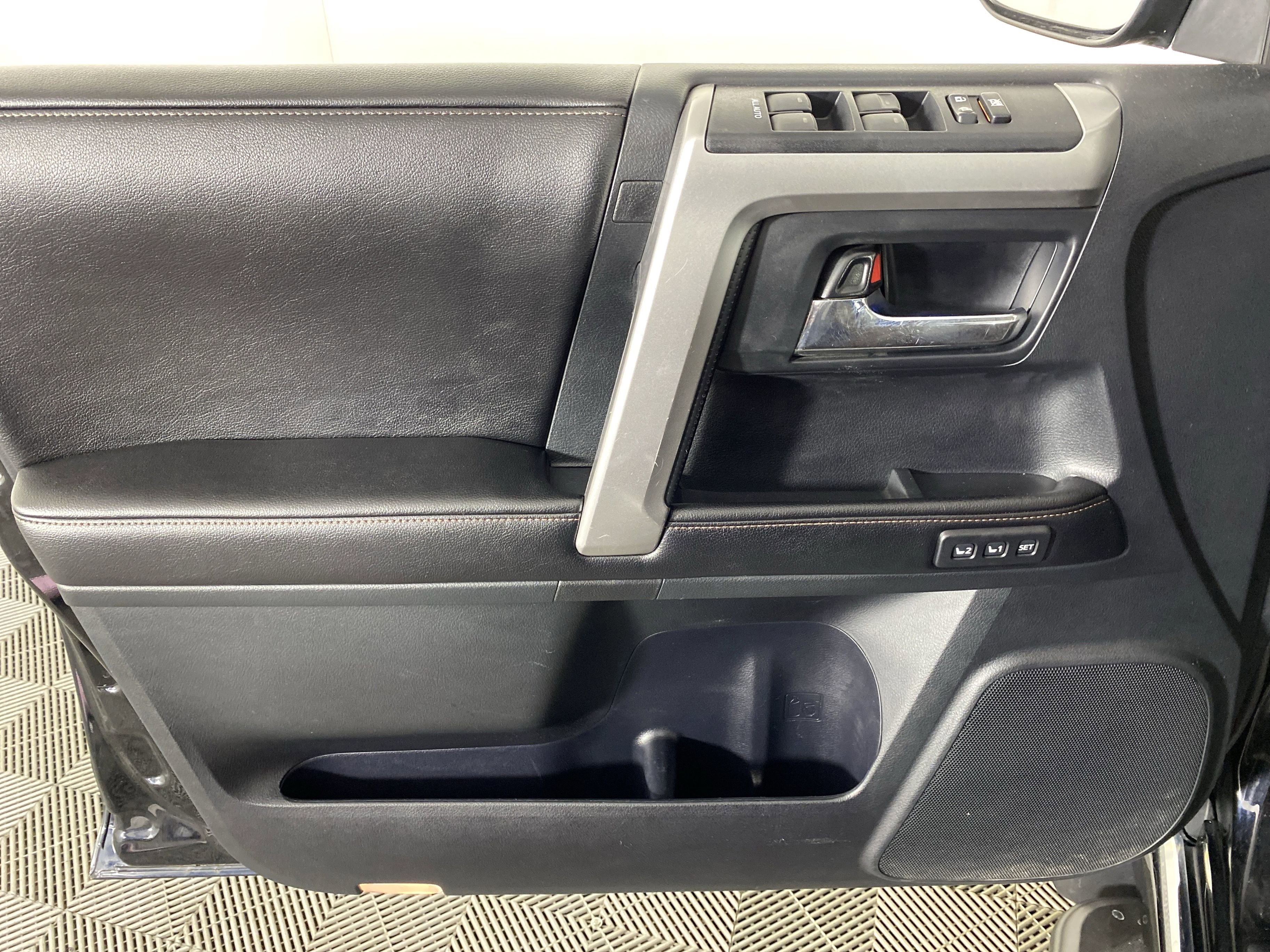 Used 2015 Toyota 4Runner SR5 image 13