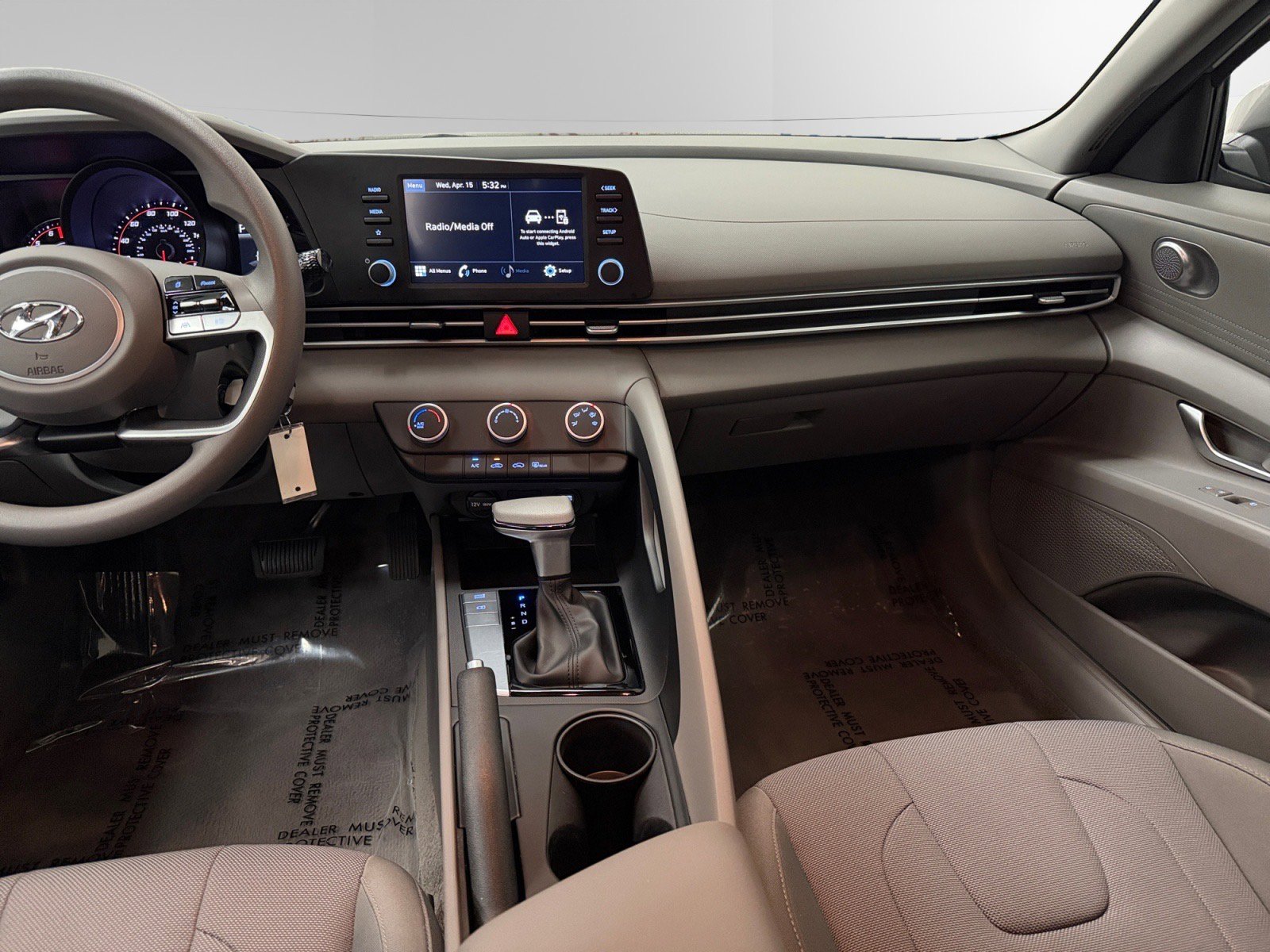 Used 2023 Hyundai Elantra SE image 11