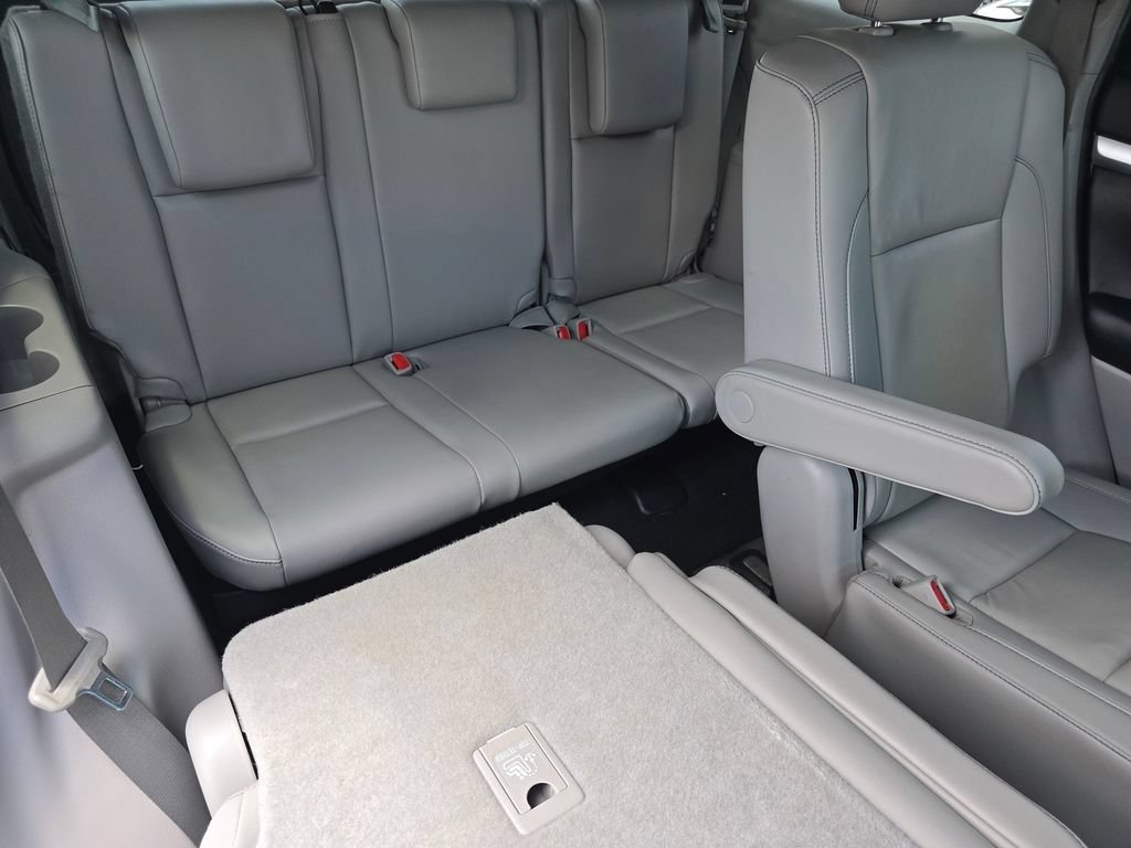 Used 2019 Toyota Highlander XLE AWD/4WD image 5