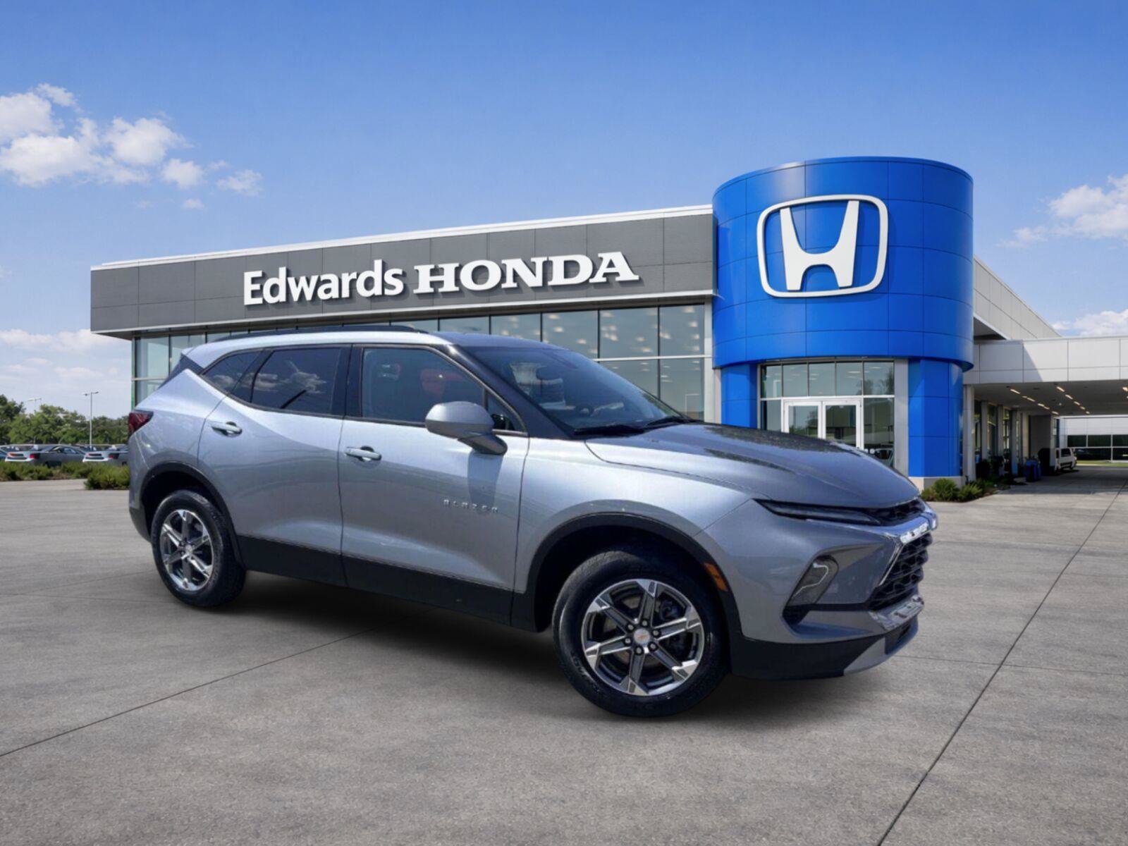 Used 2024 Chevrolet Blazer LT w/ Convenience Package FWD image 1