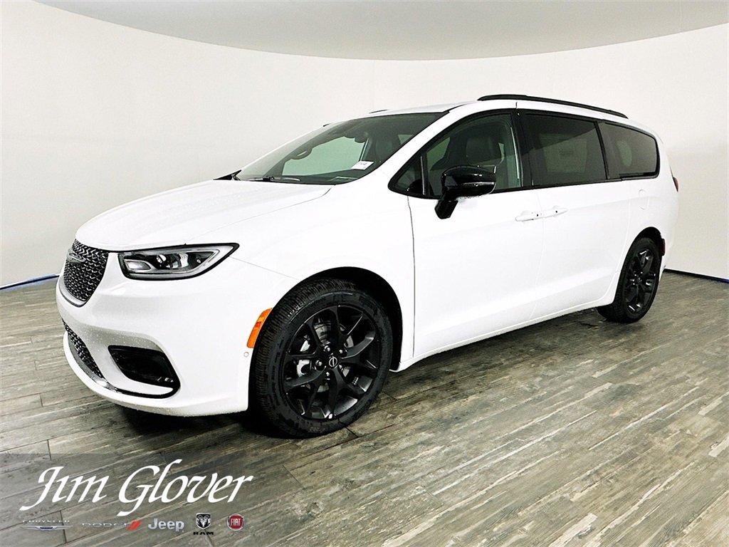 New 2026 Chrysler Pacifica Select w/ S Appearance Package image 4