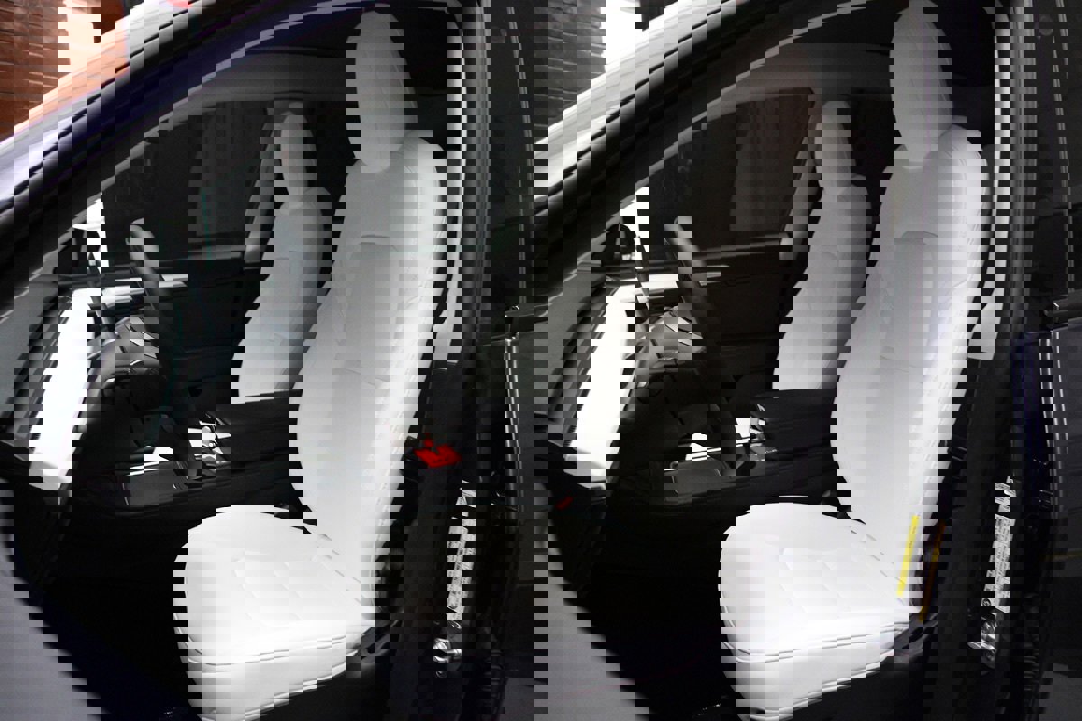 Used 2022 Tesla Model Y Long Range AWD/4WD image 28