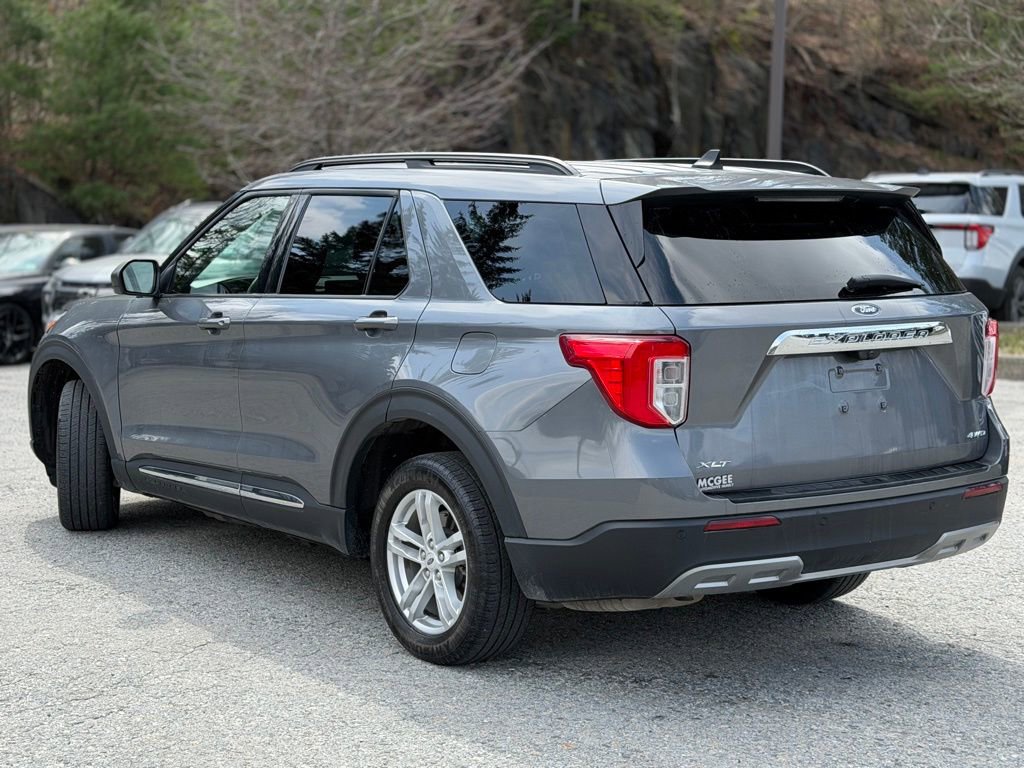 Used 2022 Ford Explorer XLT w/ Equipment Group 202A AWD/4WD image 3