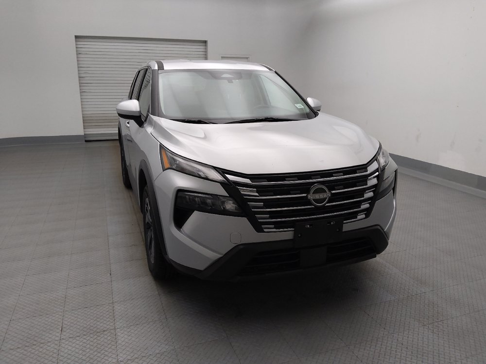 Used 2025 Nissan Rogue SV AWD/4WD image 14