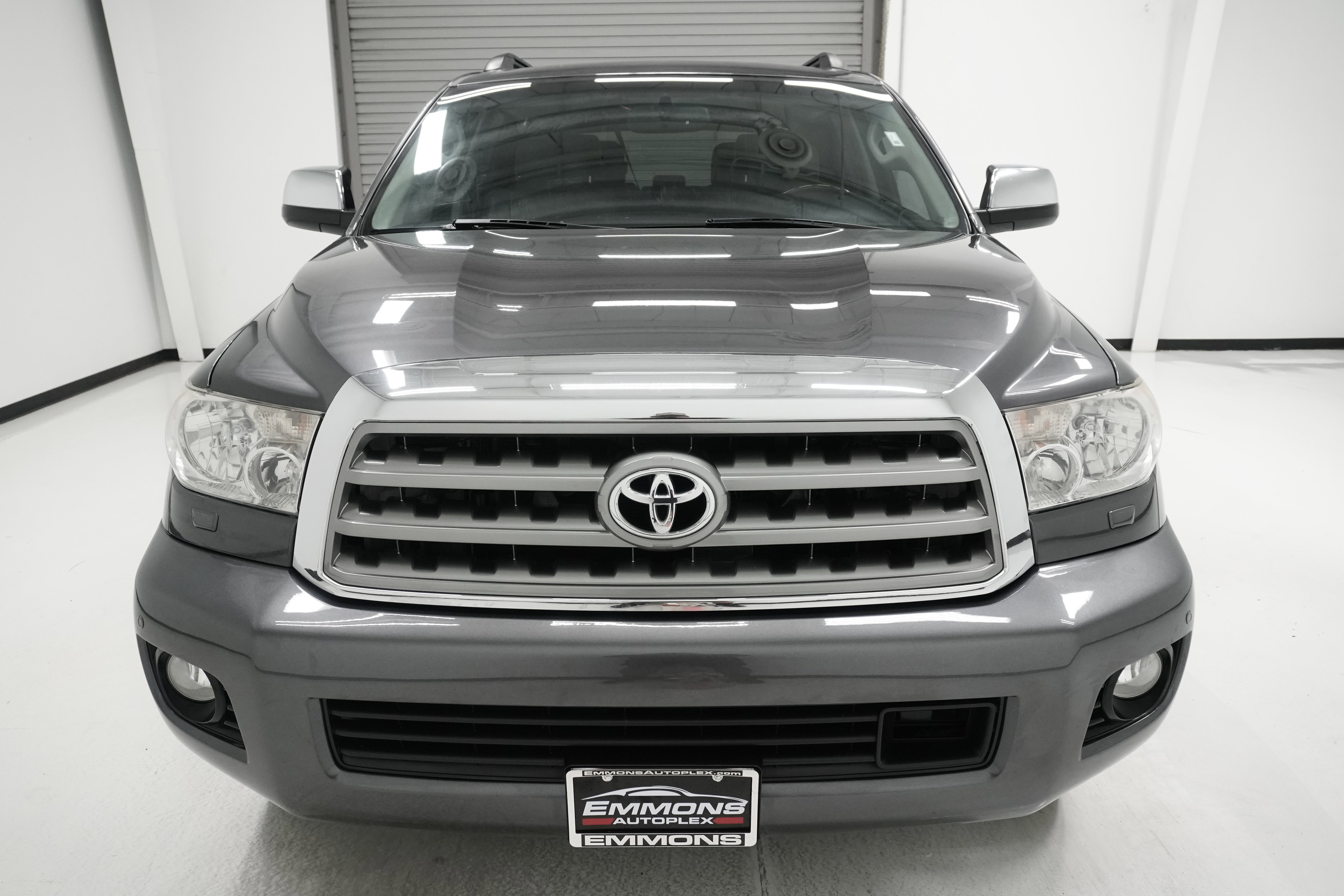 Used 2015 Toyota Sequoia Platinum image 2