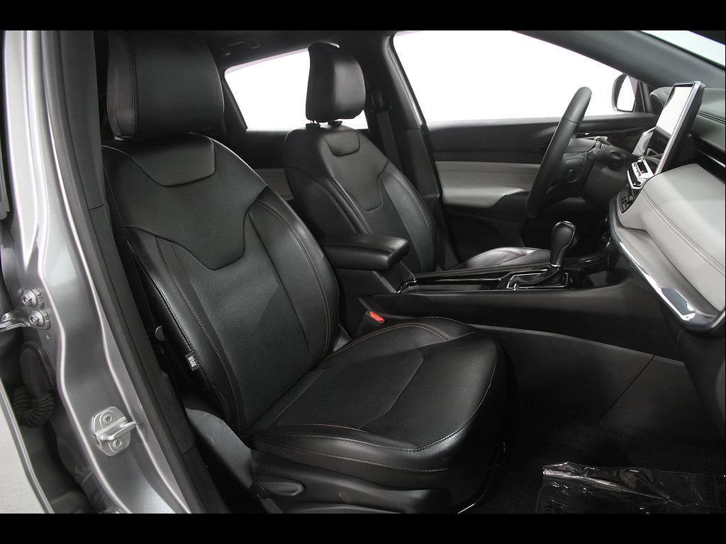 Used 2023 Jeep Compass Limited AWD/4WD image 17