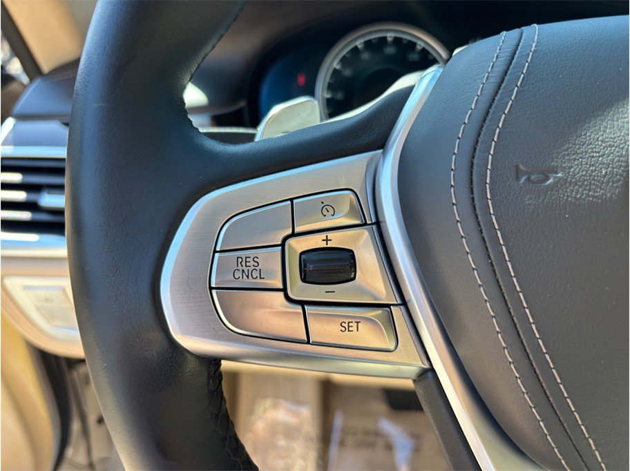Used 2016 BMW 750i RWD image 28