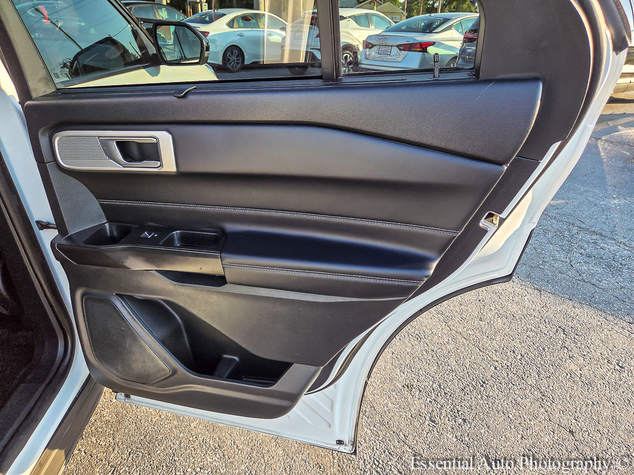 Used 2020 Ford Explorer Limited AWD/4WD image 32