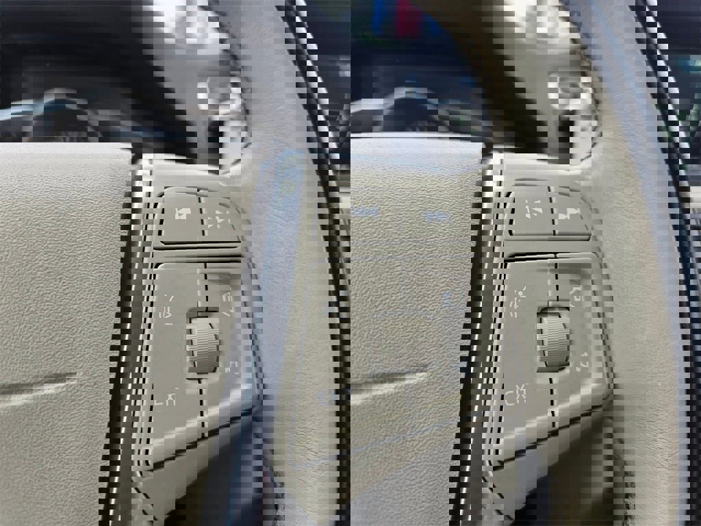 Used 2016 Volvo XC70 T5 Platinum w/ Climate Package image 18