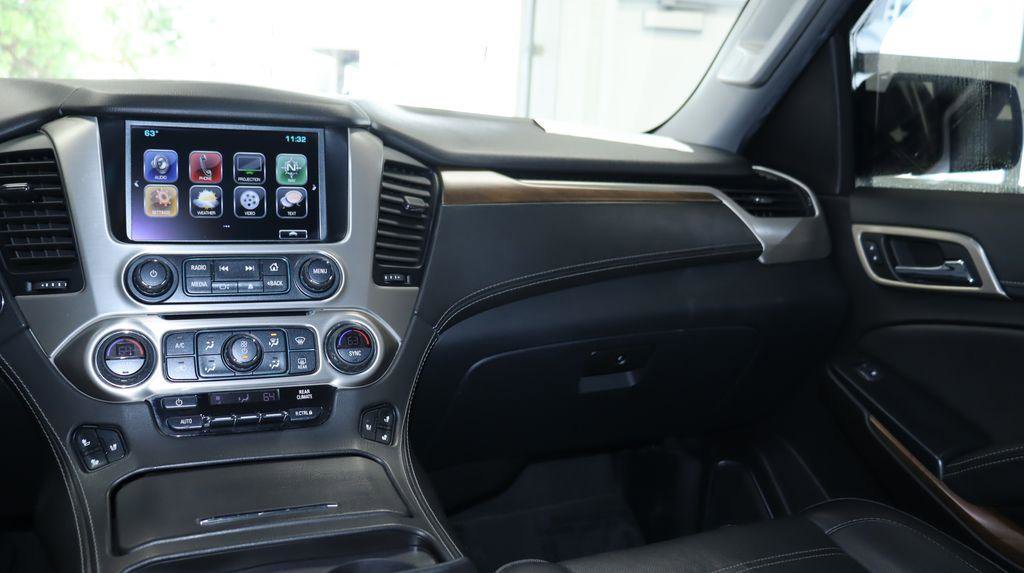 Used 2020 GMC Yukon XL Denali w/ Denali Premium Package AWD/4WD image 26