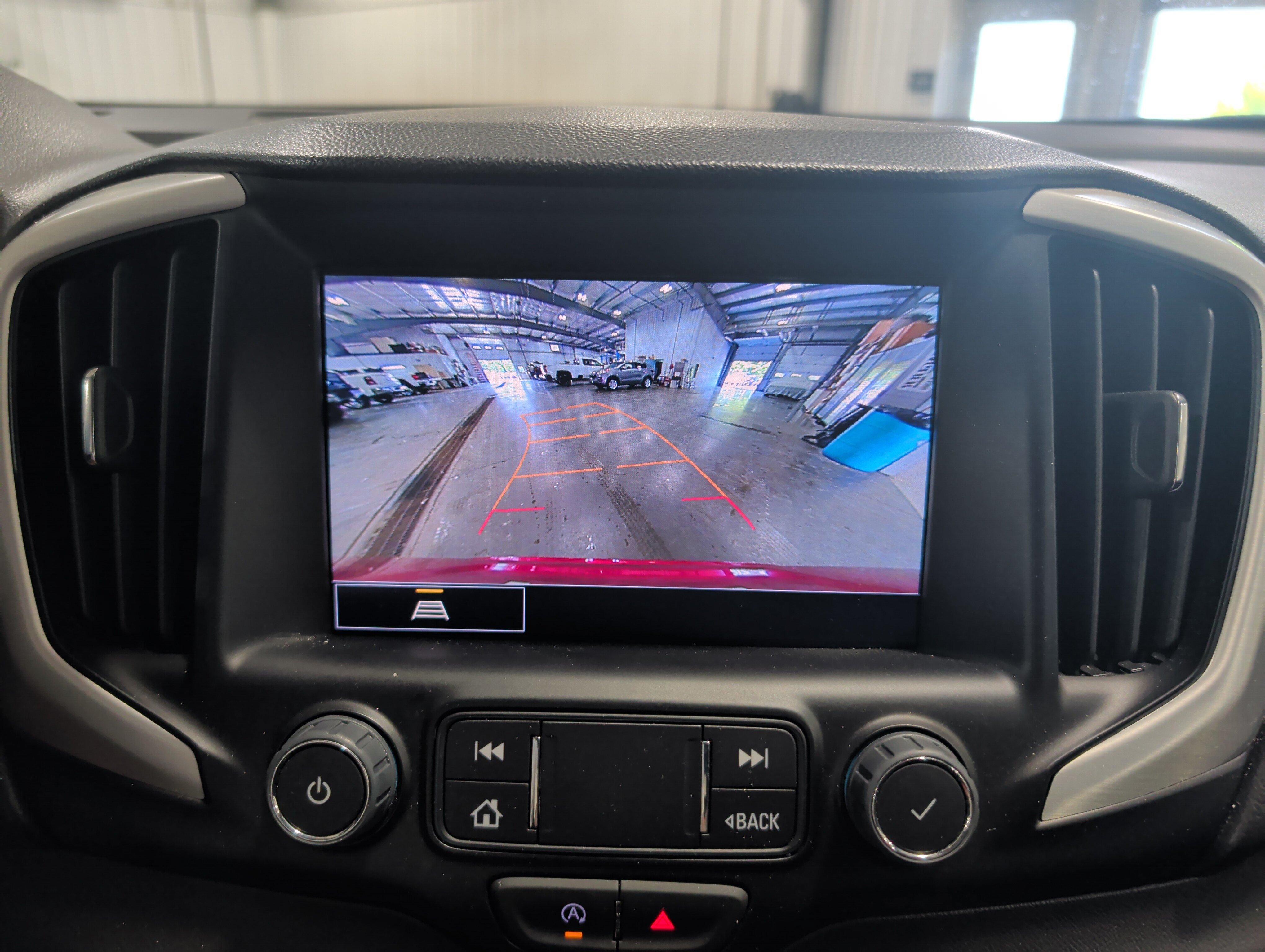Used 2024 GMC Terrain SLE w/ Driver Convenience Package AWD/4WD image 12