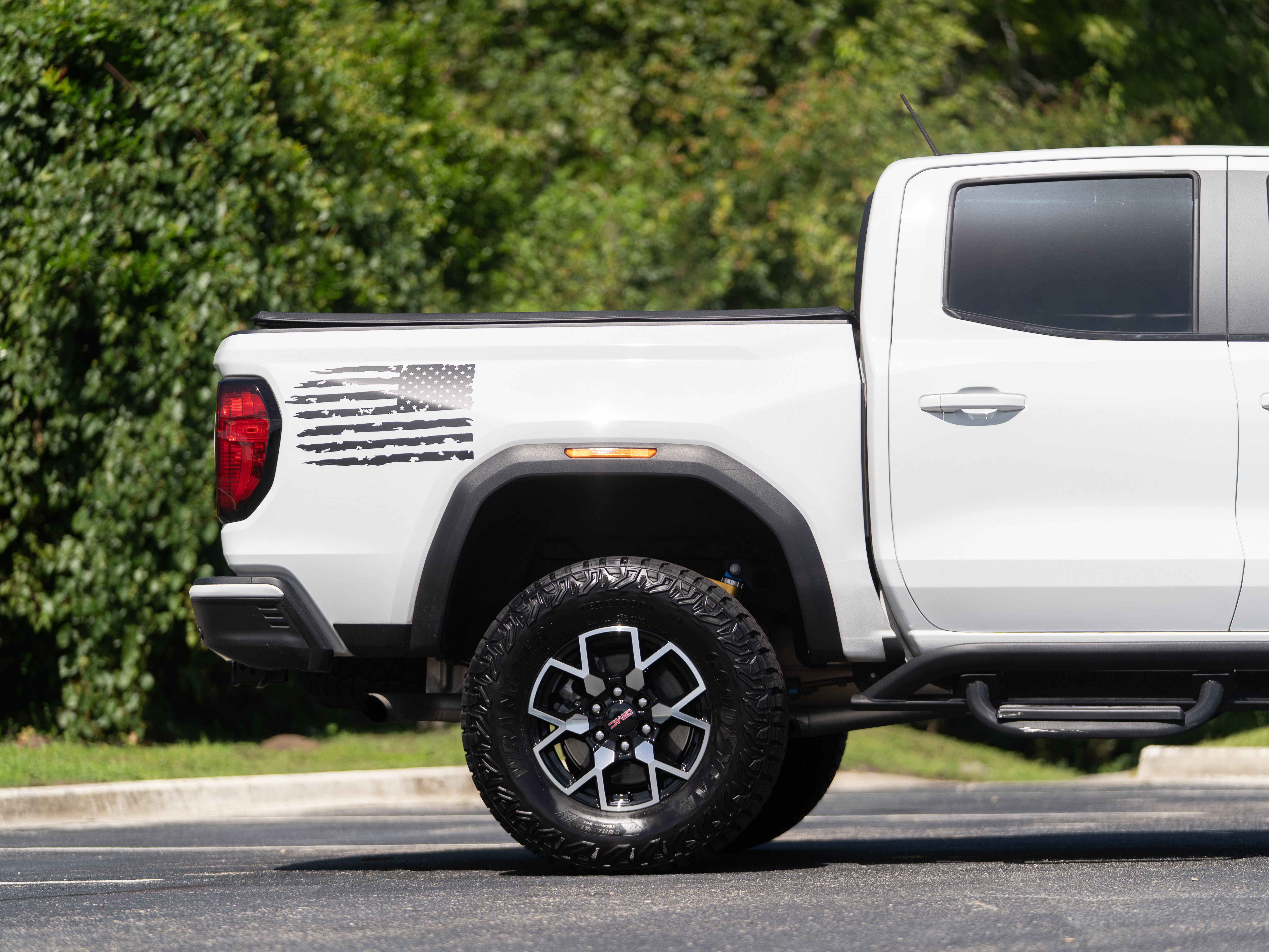 Used 2024 GMC Canyon AT4X AWD/4WD image 6