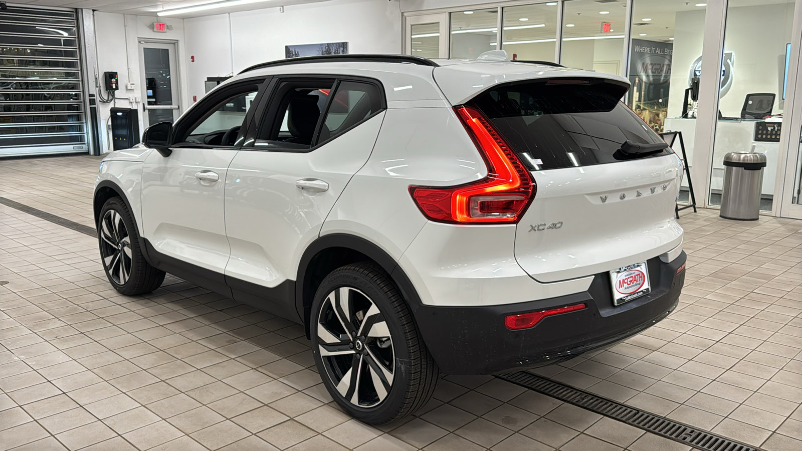 New 2026 Volvo XC40 B5 Plus w/ Protection Package Premier AWD/4WD image 7