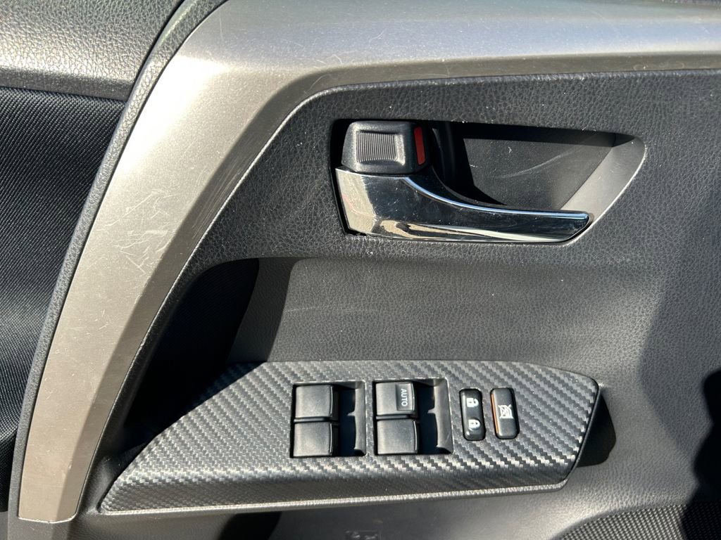 Used 2015 Toyota RAV4 XLE image 23