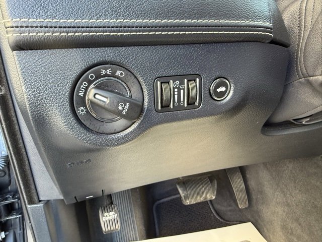 Used 2016 Chrysler 300 C Platinum w/ Safetytec Plus Group image 18