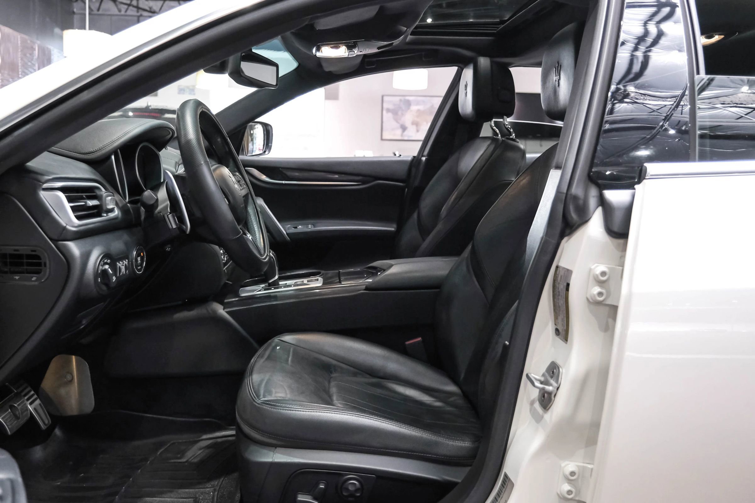 Used 2016 Maserati Ghibli S image 4