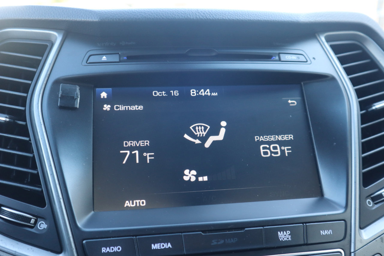 Used 2017 Hyundai Santa Fe AWD w/ SE Ultimate Tech Package 03 image 86