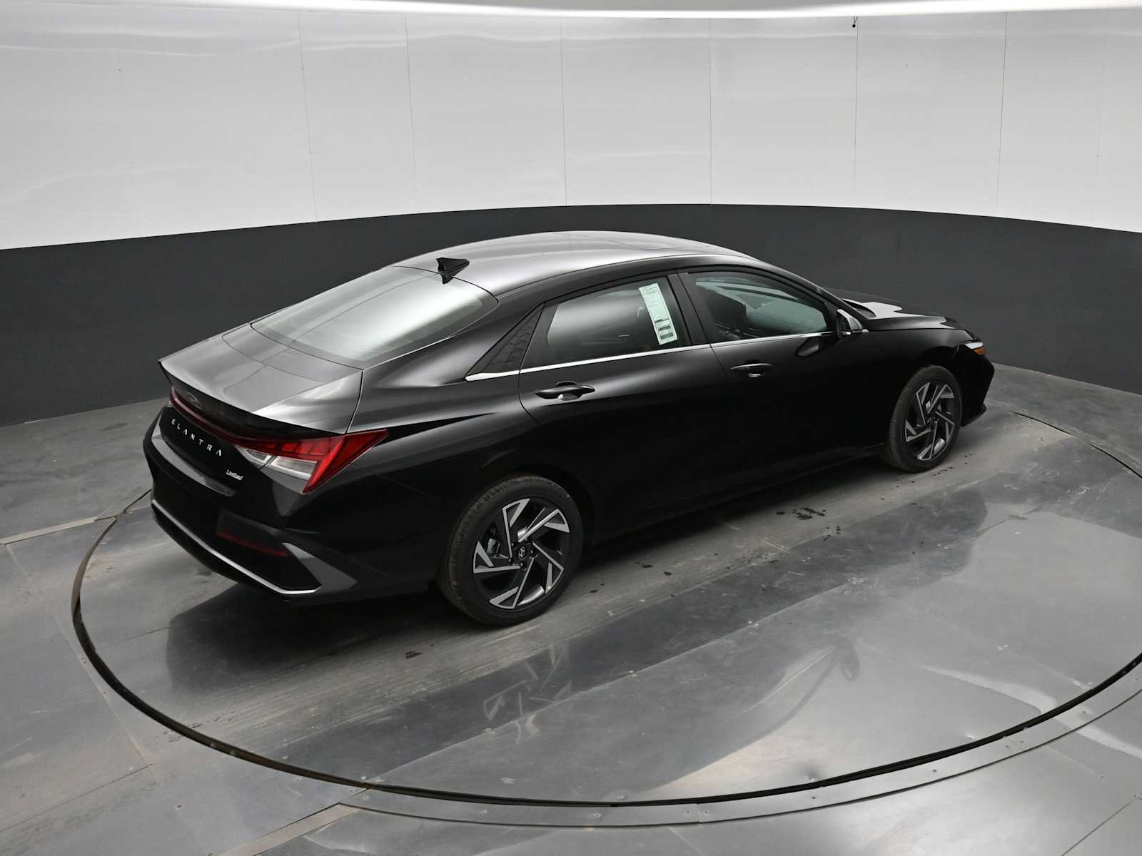 New 2026 Hyundai Elantra Limited FWD image 31