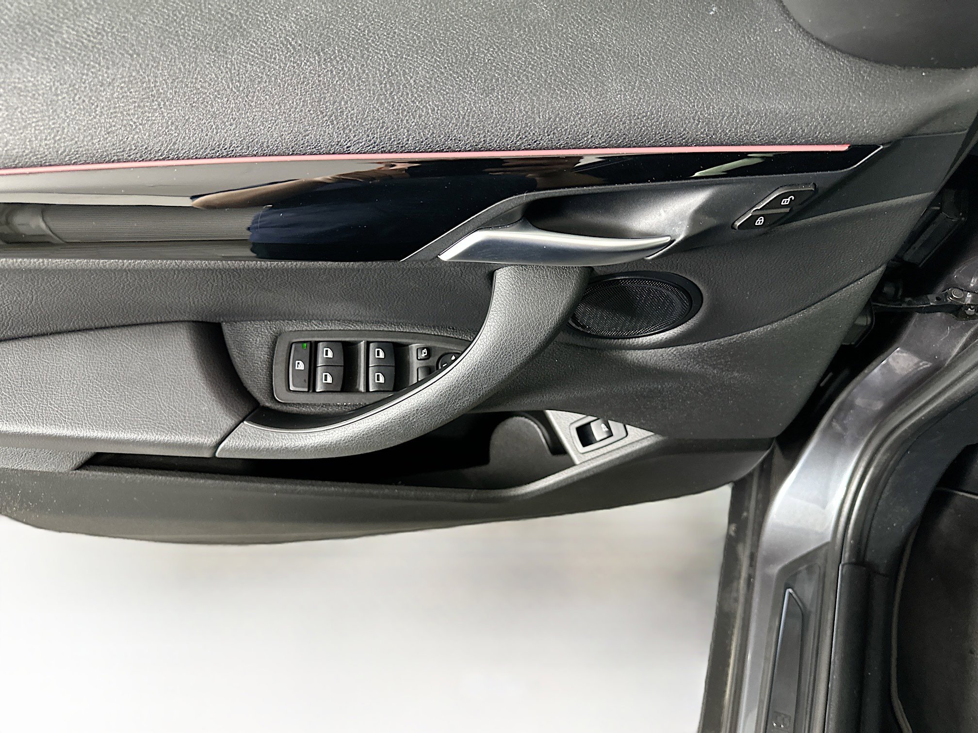 Used 2019 BMW X2 sDrive28i w/ Convenience Package image 15