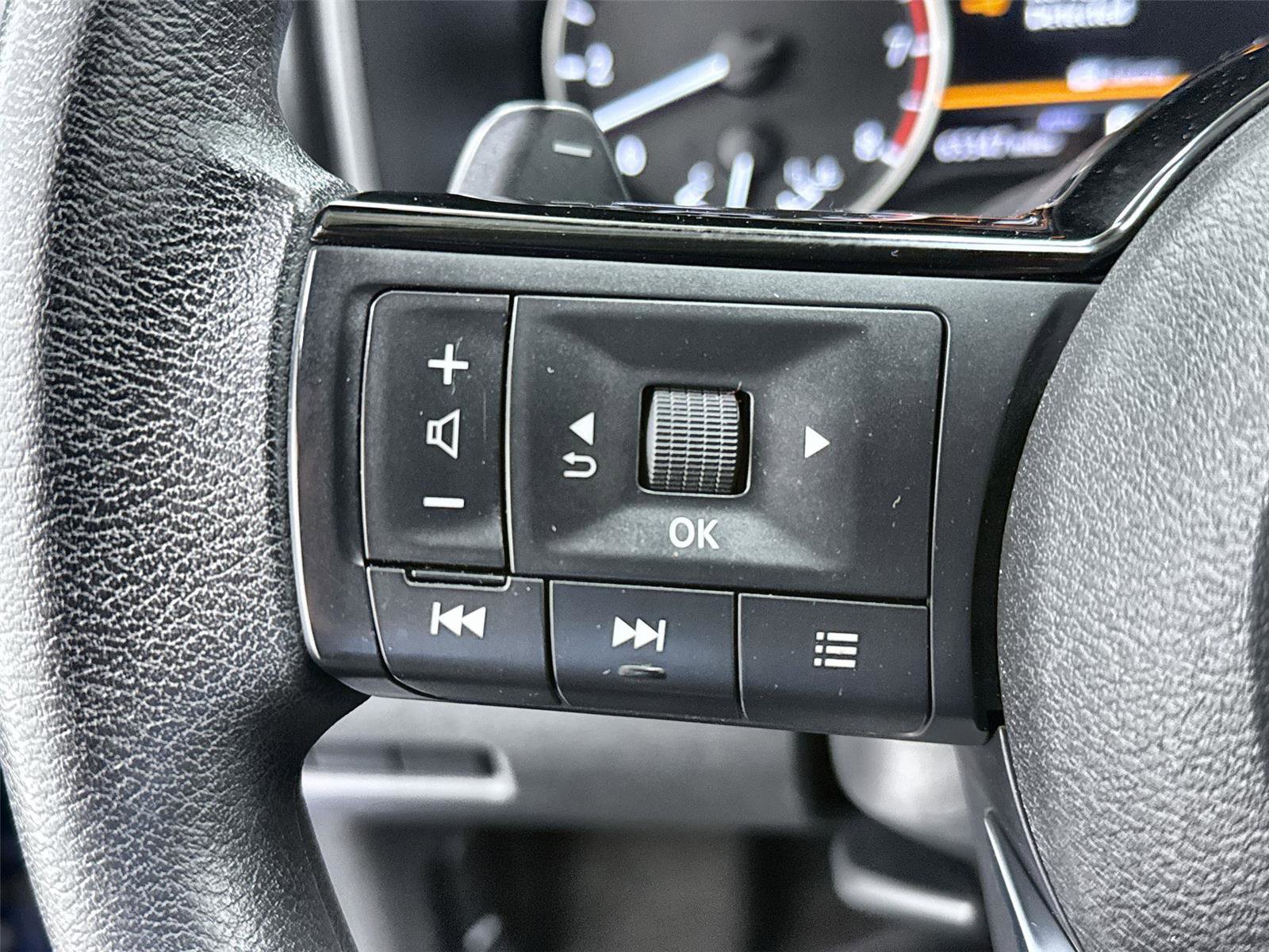 Used 2023 Nissan Rogue SV AWD/4WD image 15