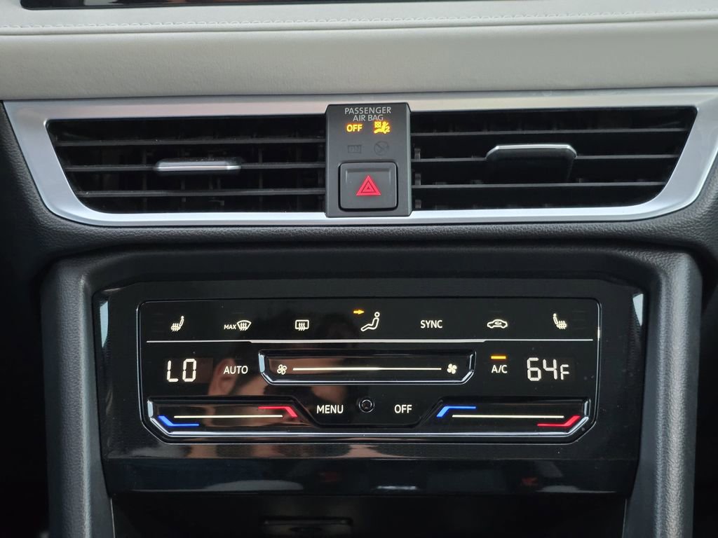 Used 2025 Volkswagen Taos SE image 15