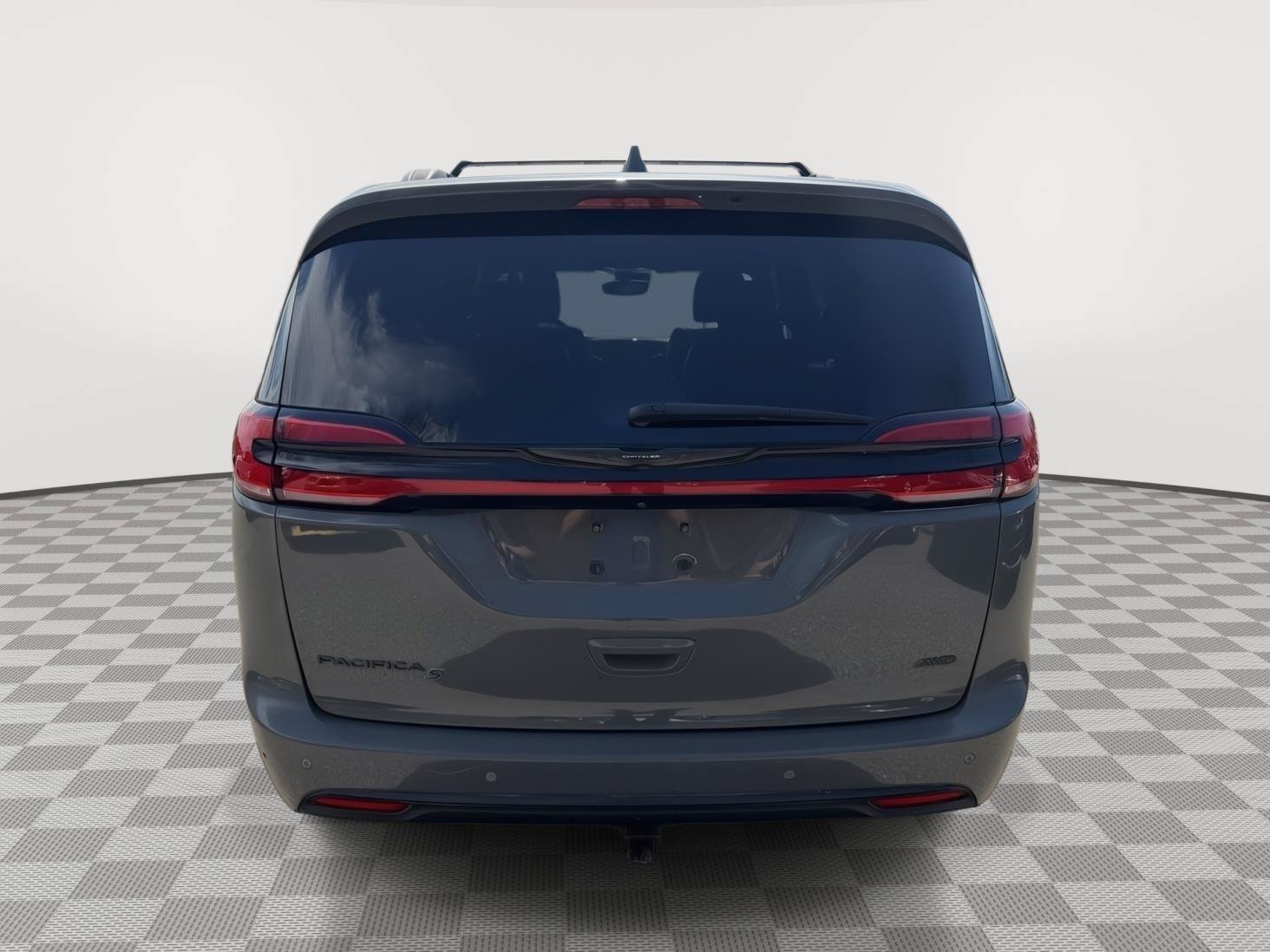Used 2021 Chrysler Pacifica Touring-L w/ S Appearance Package AWD/4WD image 6
