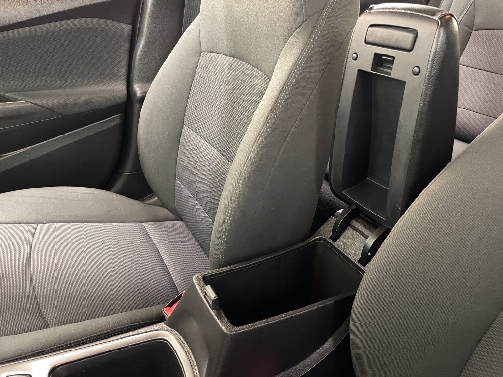 Used 2018 Chevrolet Cruze LT w/ Convenience Package FWD image 29