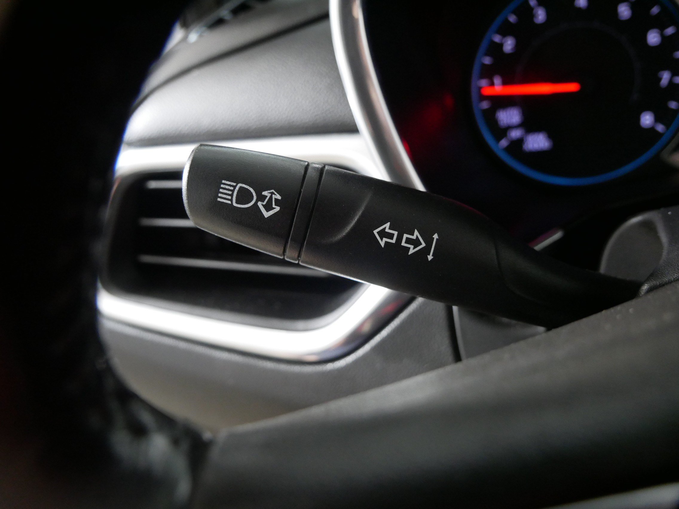 Used 2019 Chevrolet Equinox LT AWD/4WD image 32