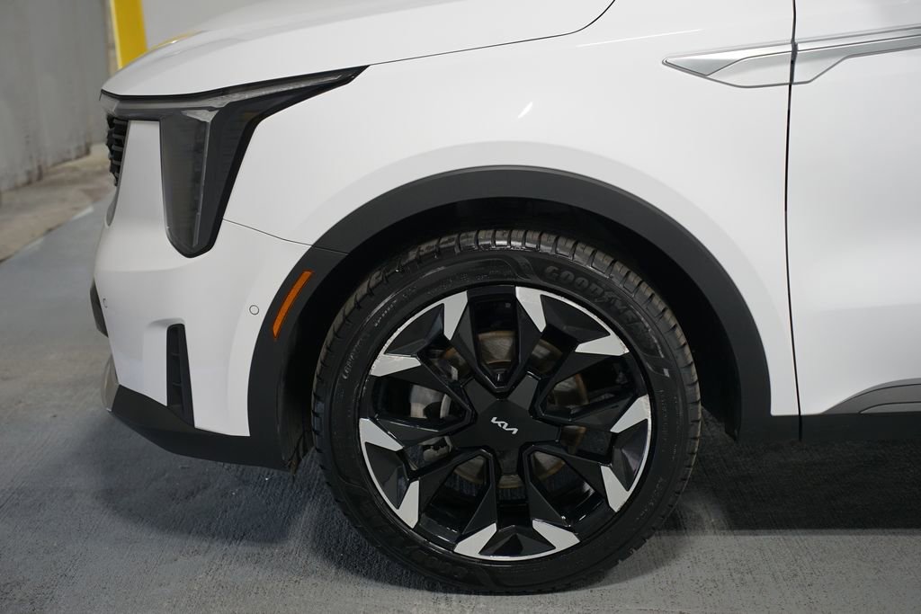 Used 2025 Kia Sorento SX image 5