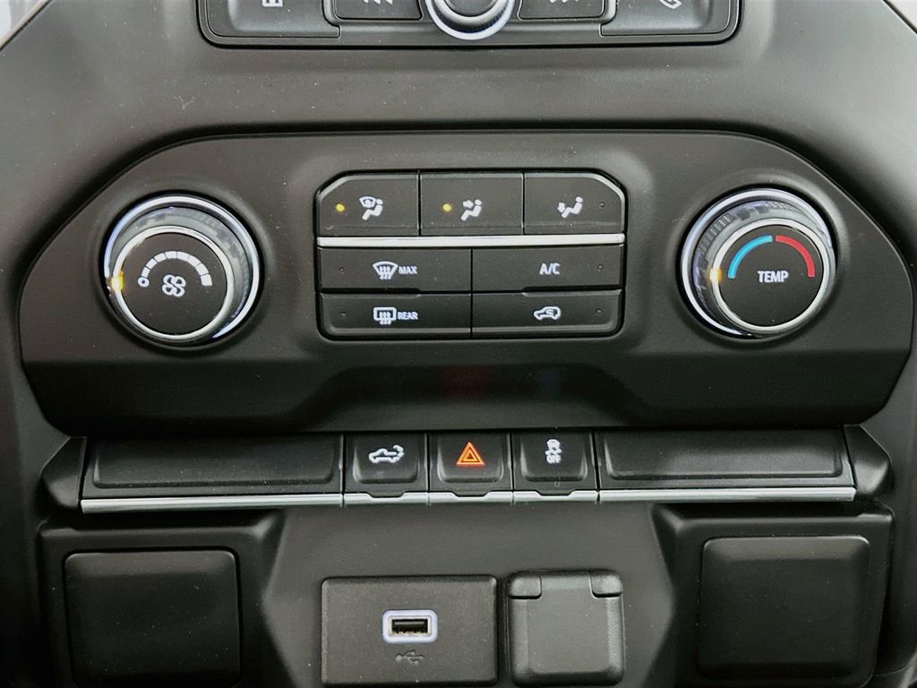 Used 2019 Chevrolet Silverado 1500 Custom w/ Custom Convenience Package AWD/4WD image 16