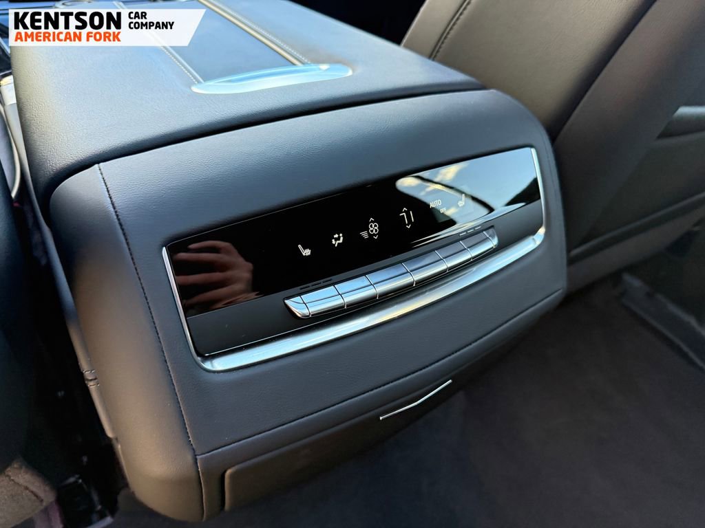 Used 2025 Cadillac Escalade ESV Sport image 41