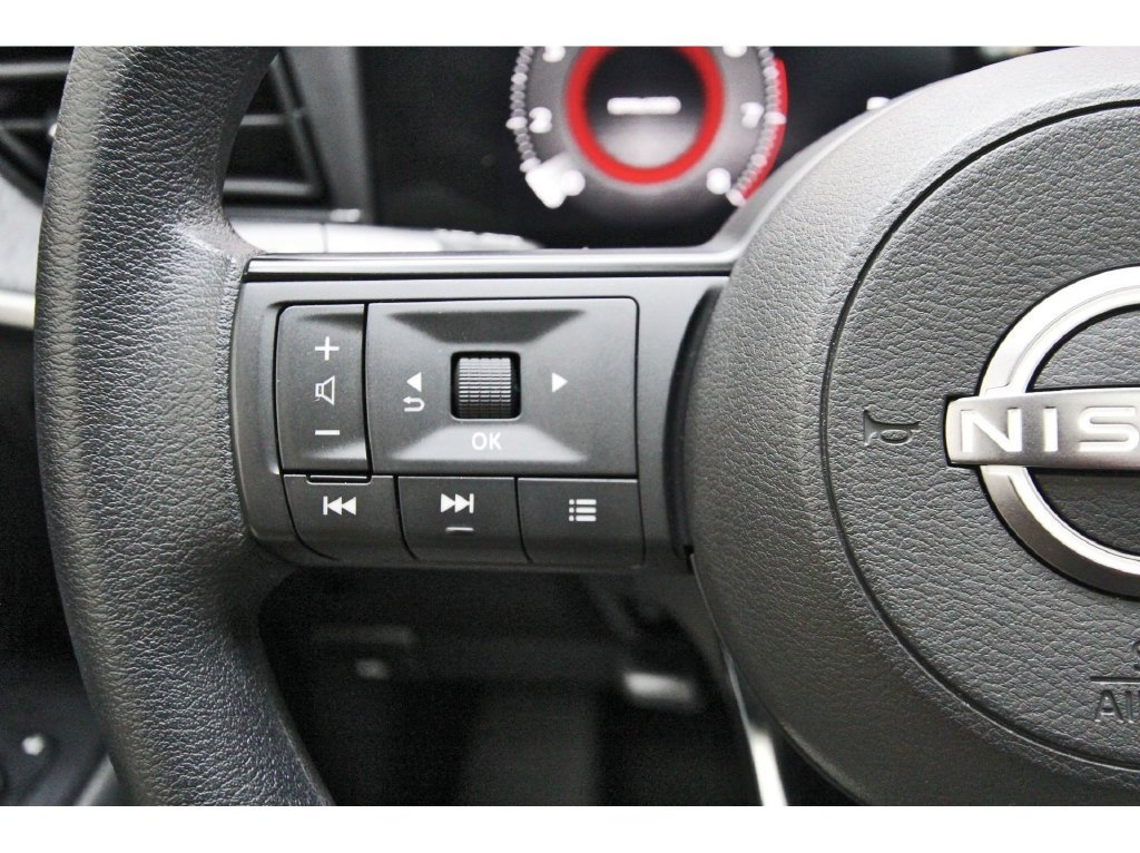 Used 2026 Nissan Kicks SV w/ SV Premium Package FWD image 17